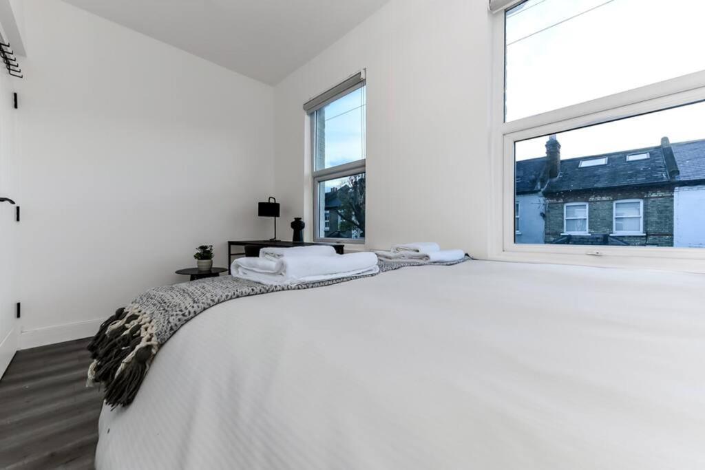 Apartament Hunky 3 Bedroom Flat In Hereward, *