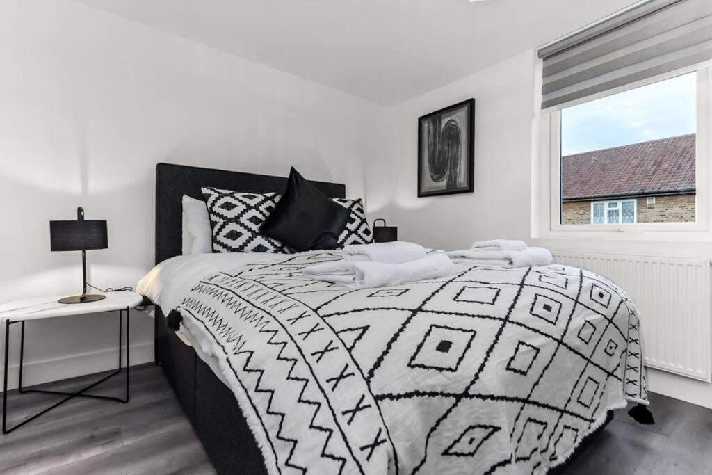 Apartament Hunky 3 Bedroom Flat In Hereward, *